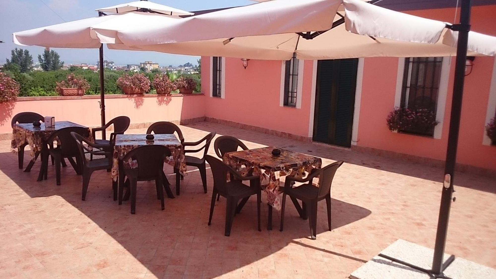 Bed And Breakfast Sommavesuvio Pollena Trocchia Esterno foto