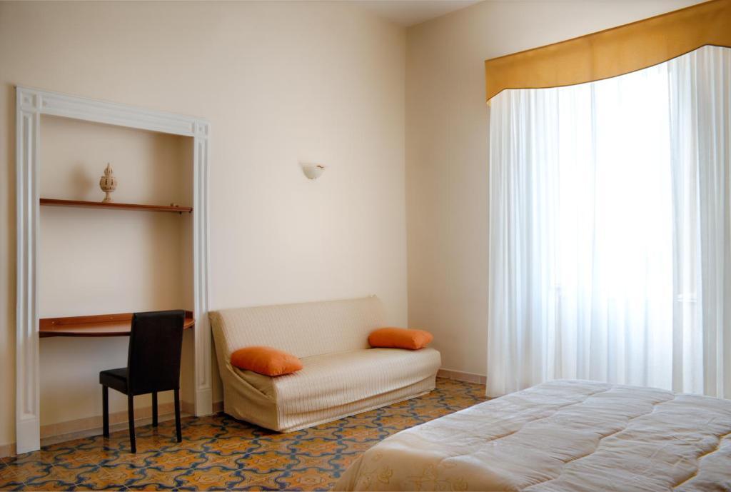 Bed And Breakfast Sommavesuvio Pollena Trocchia Camera foto