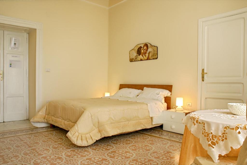 Bed And Breakfast Sommavesuvio Pollena Trocchia Camera foto