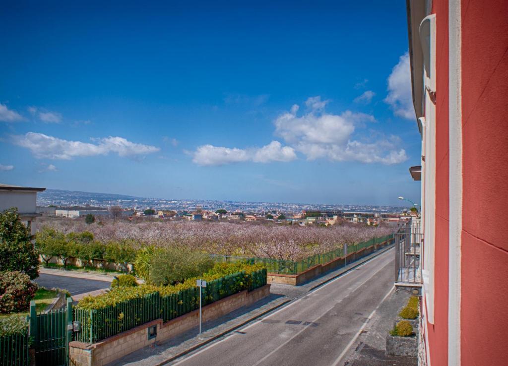 Bed And Breakfast Sommavesuvio Pollena Trocchia Esterno foto